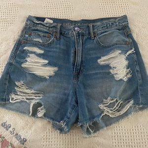 American eagle 90’s boyfriend shorts